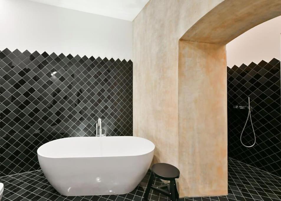 Luxury Old Town Apt, Parking Apartament *