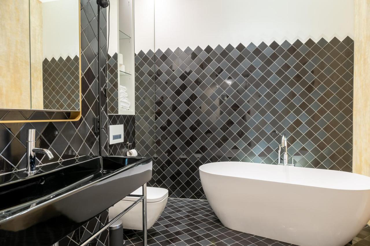 Luxury Old Town Apt, Parking Apartament Praga